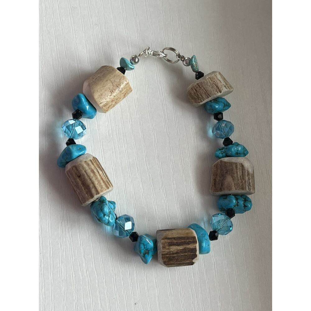 Southwestern Carved Horn And Turquoise Nugget Glass Beaded Bracelet 9inch